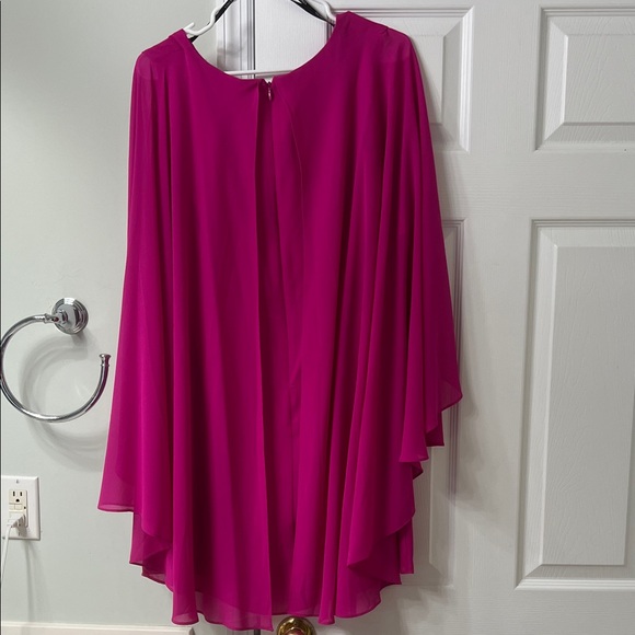 Vince Camuto Magenta Cape Back Float Cocktail Dress Size 4 - Picture 6 of 9